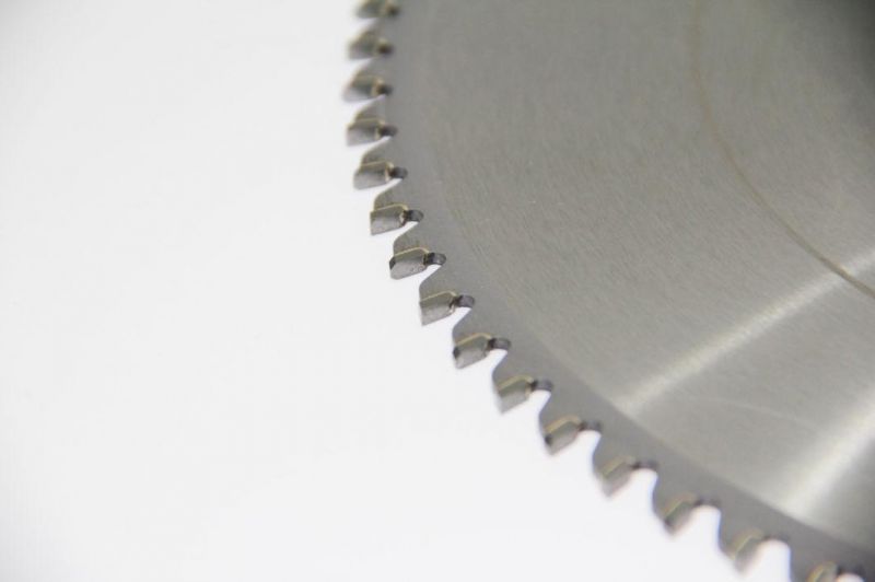 HSS Circular Cutting Saw Blade Cutting Aluminum